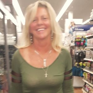 Meet your Posher, Denise